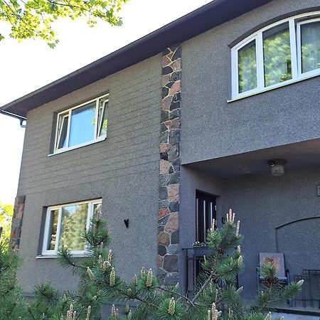 Kraavi Guest Hostel Курессааре Екстер'єр фото