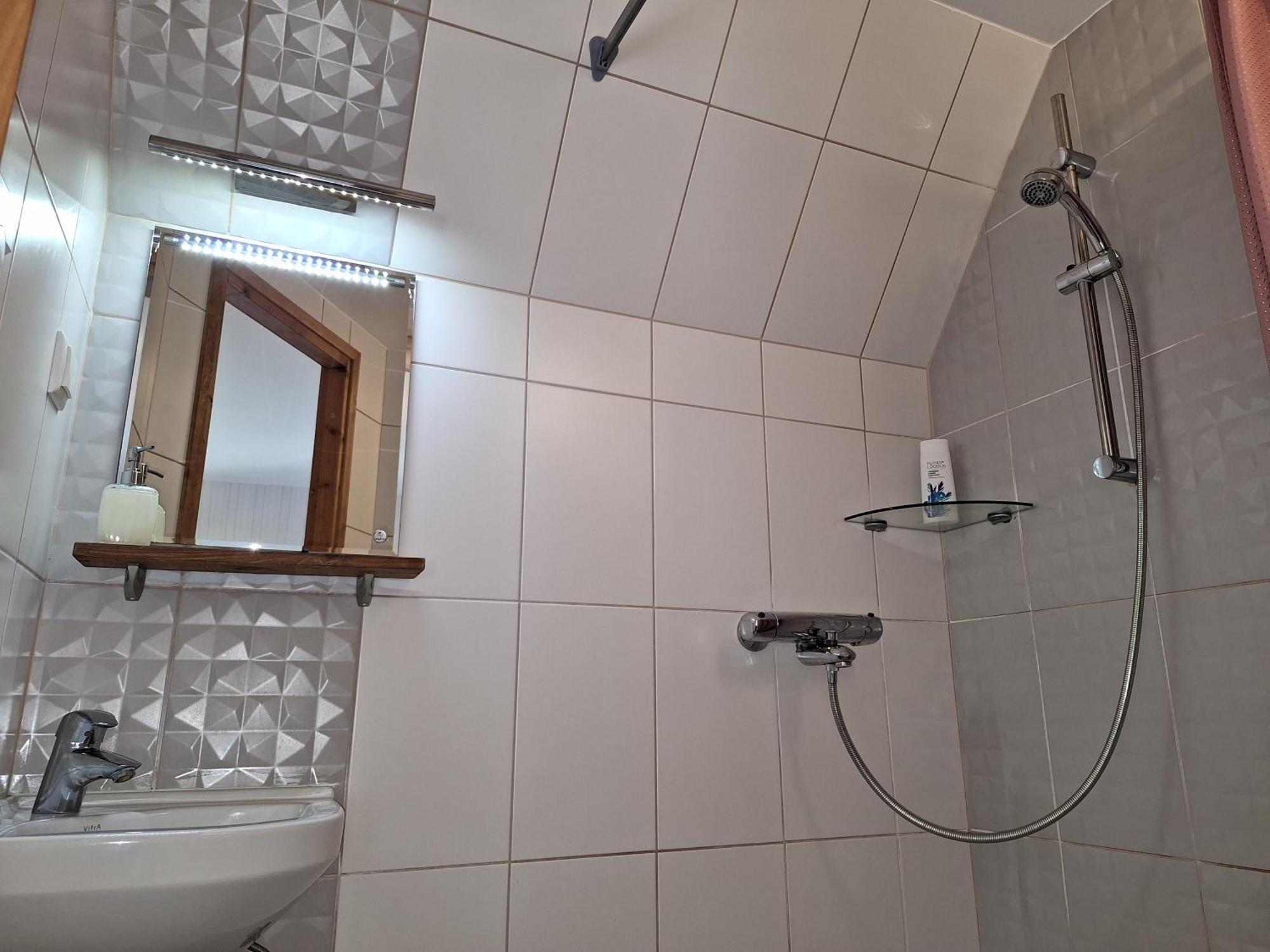 Kraavi Guest Hostel Курессааре Екстер'єр фото